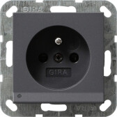 Розетка Gira System 55 1-мест. 1мод. механизм с накладкой с заземл. штырём скр. уст-ки16А 220-250В со шторками IP20 антрацит - артикул 117228