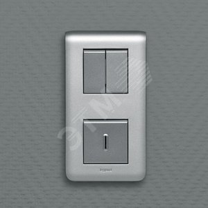 Mosaic New Рамка 2X2 модуля вертикальная алюминий - Legrand