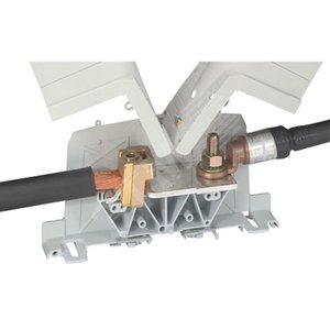 Клемма силовая 120Mm2 Alcu 70Mm2 с выводом под кабель/наконечник - Legrand