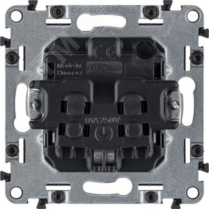 Valena LIFE Розетка силовая 2К+З 16А 250В винтовые зажимы алюминий (753625) 3