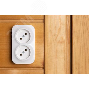 Quteo Белый Розетка 2-я б/з | 782212 | Legrand 2
