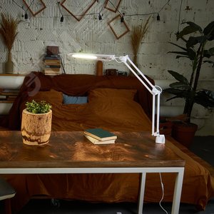 Светильник настольный TLD-524 White/8W /LED/500Lm/4500K/Dimmer на струбцине 2