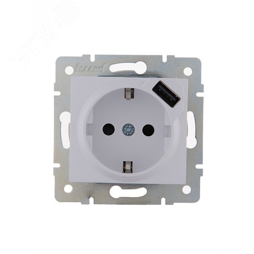 KARINA Розетка с/з + USB разъём белая (10шт/120шт) 2