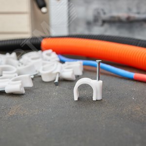 Крепеж кабеля круглый 14 мм, белый (50 шт/уп) 2