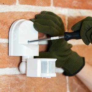 Датчик движения настенный ДДС01 180 градусов 1200 Вт 3-2000Лк 5-12 м 10-420 секунд IP44 2