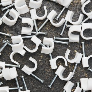 Крепеж кабеля круглый 9 мм, белый (50 шт/уп) 4