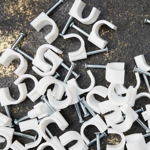 Крепеж кабеля круглый 10 мм, белый (50 шт/уп) 3