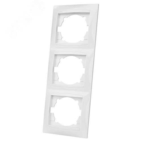 Рамка трехпостовая вертикальная белая ''Лама'' 2