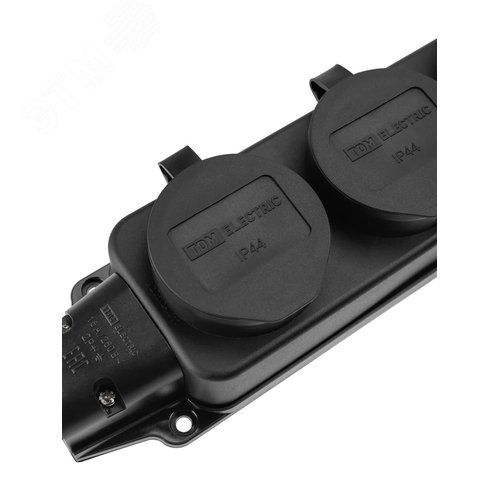 Розетка трехместная с заглушками каучук 2Р+РЕ 16А 250В IP44 10