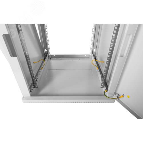 Шкаф телекоммуникационный настенный 12U (600х650) дверь стекло 3