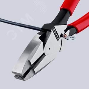 Плоскогубцы электромонтера Linemans Pliers резка - проволока средней твердости 46мм твердая проволока 3мм L=240мм черные обливные рукоятки - фото 6