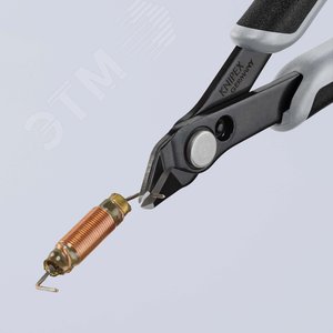 Бокорезы ESD прецизионные для тонких работ ElecTronic Super KNips антистатические мягкая проволока 02-16мм средней твердости 12мм L=125мм высокочастотная закалка режущих кромок до 64HRC черные 2-компонентные рукоятки - фото 7