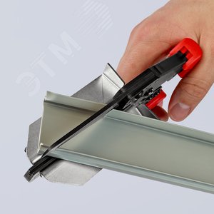 Ножницы для реза пластмассы и кабель-каналов толщиной профиля до 4 мм нож сменный 110 мм L-275 мм легкий рез за счёт специального коленчатого рычага чёрные 2-компонентные рукоятки 7