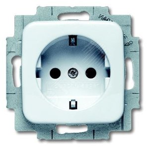 Розетка SCHUKO 16А 250В с защитными шторками, серия Reflex SI, цвет альпийский белый | 2013-0-5371 | 2CKA002013A5371 | ABB - фото 2