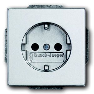 Розетка SCHUKO 16А 250В с защитными шторками, серия solo/future, цвет серебристо-алюминиевый 2