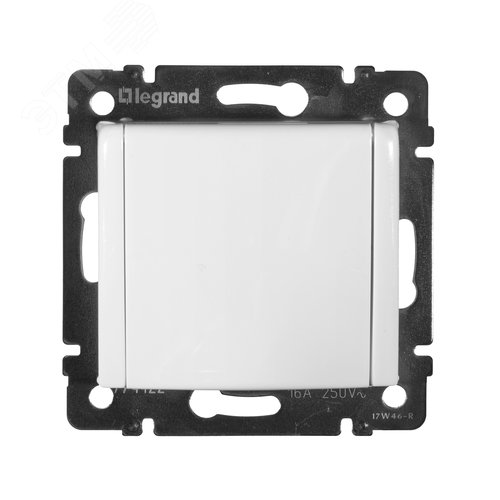 Розетка 1-местная с заземлением с защитными шторками и крышкой 16А IP20 белый VALENA - фото 3