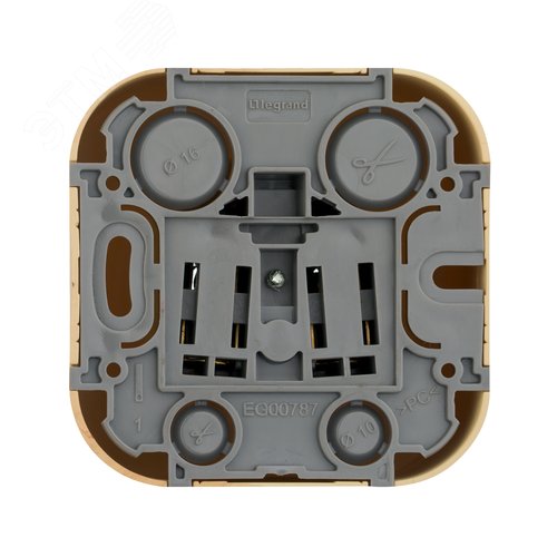 Розетка 1-местная для открытой установки без заземления без защитных шторок 16А дерево QUTEO 2
