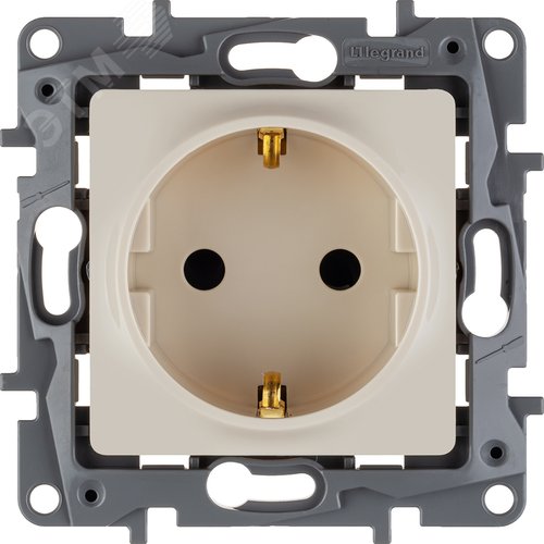 Розетка 1-местная с заземлением с защитными шторками 16А слоновая кость ETIKA 4