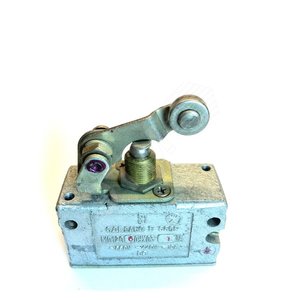 Микропереключатель МП 1206 УХЛ3 Исп.1 IP40  (вид привода-рычаг, способ крепления комбинированный, монтаж проводника винтами) (ET510169) - Электротехник