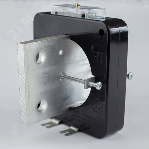 Трансформатор тока измерительный Т-0,66 5 ВА 0,5 1200/5 М поворотная шина 2