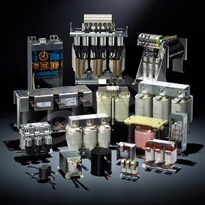 FILTER REACTOR. PHASES:3. QC(KVAR):25. UN(V):590. F(HZ):50. P(%):7. TA/ISOKL:40 /H. RIPPLE VOLT. (%):   / /   /  . FRES(HZ):189. IP00. TYPE OF TERMINALS:SCREW CONNECTION. EN 61558-2-20 >CHOKE< - SIEMENS