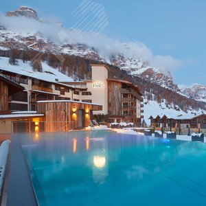 Лента светодиодная 14.4Вт/м 12В 4000К IP68 180LED/м LS651 неоновая 7