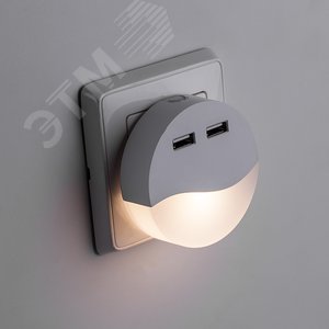 Ночник светодиодный 0.45w LED с датчиком освещенности и 2-мя USB выходами белый - фото 2